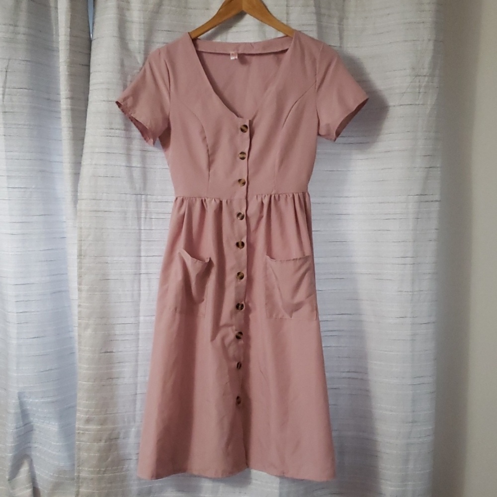 A MOKINGTOP small blush dress with pockets.